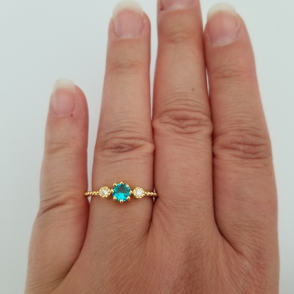 Beautiful Topaz Blue Gold Ring - Picture 7 of 8